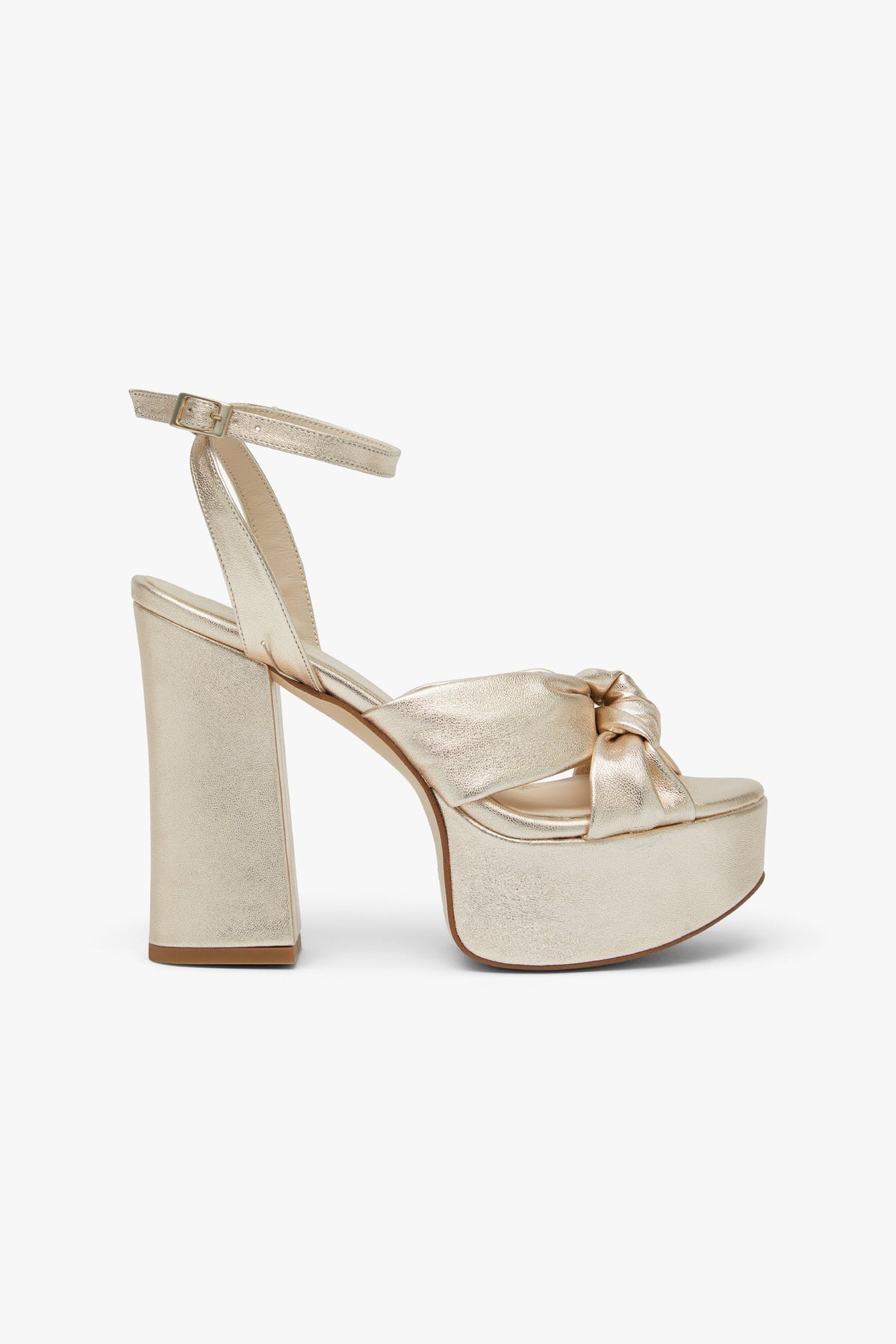 Sandalia Greta Block Dorado